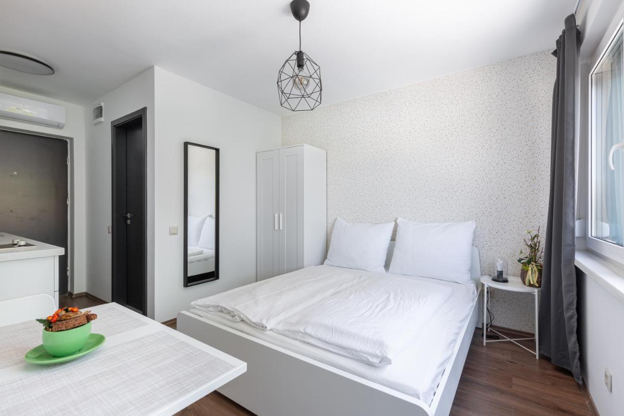 Pauzo Balaton Aparthotel Balatonfoldvar Ngoại thất bức ảnh