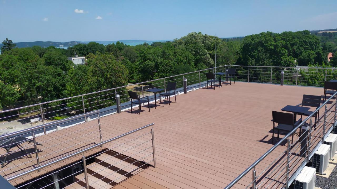 Pauzo Balaton Aparthotel Balatonfoldvar Ngoại thất bức ảnh