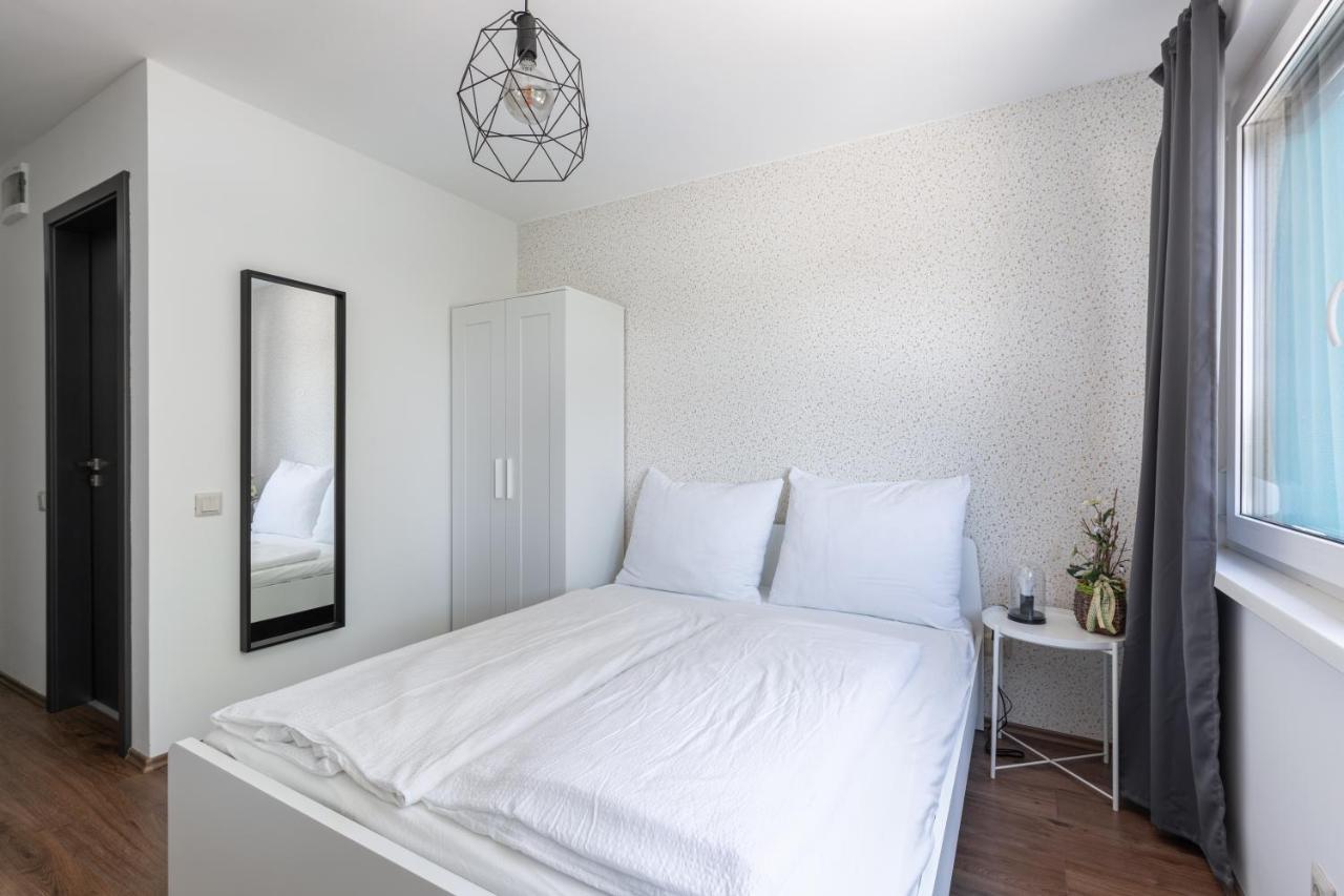 Pauzo Balaton Aparthotel Balatonfoldvar Ngoại thất bức ảnh