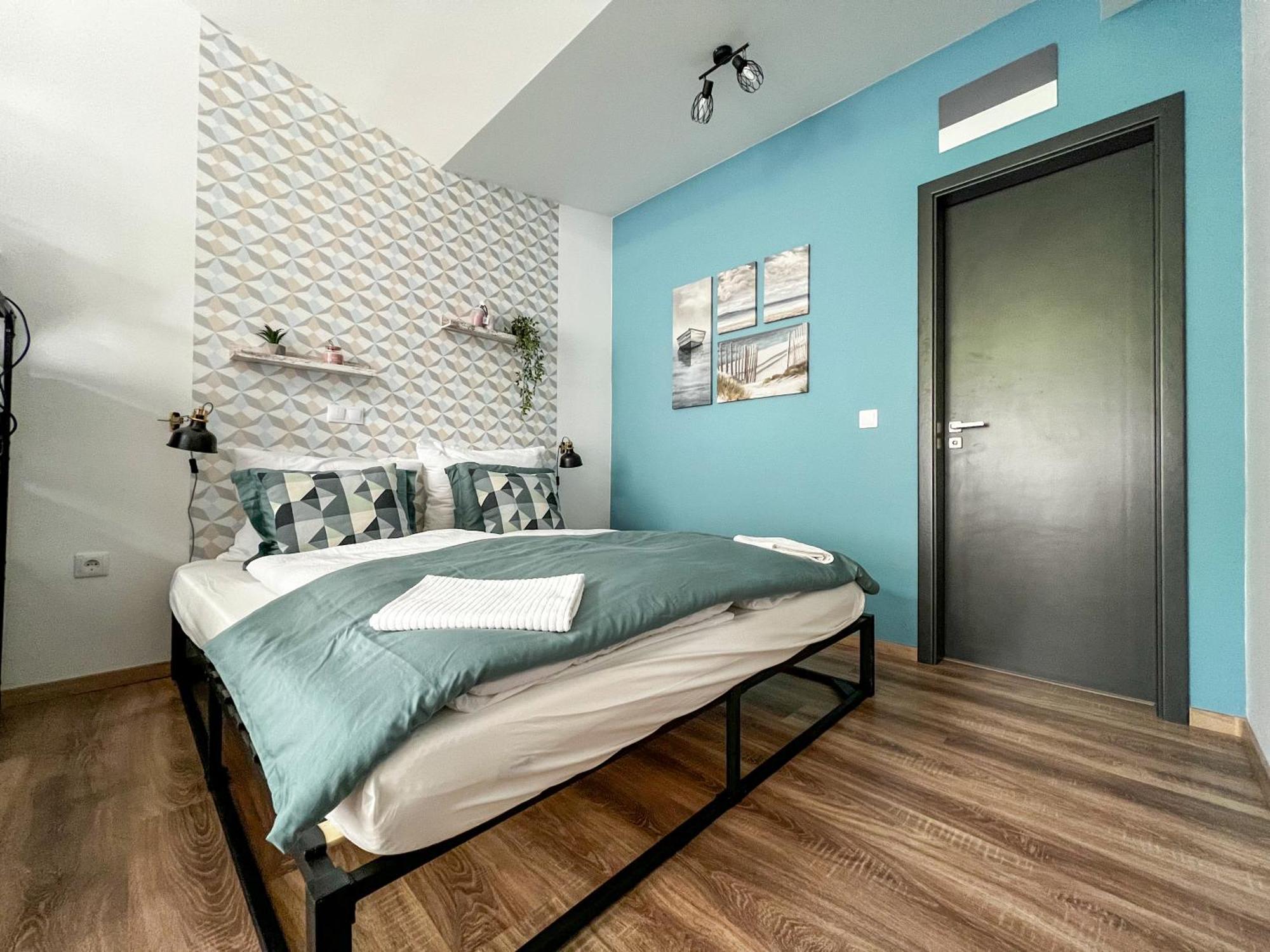 Pauzo Balaton Aparthotel Balatonfoldvar Ngoại thất bức ảnh
