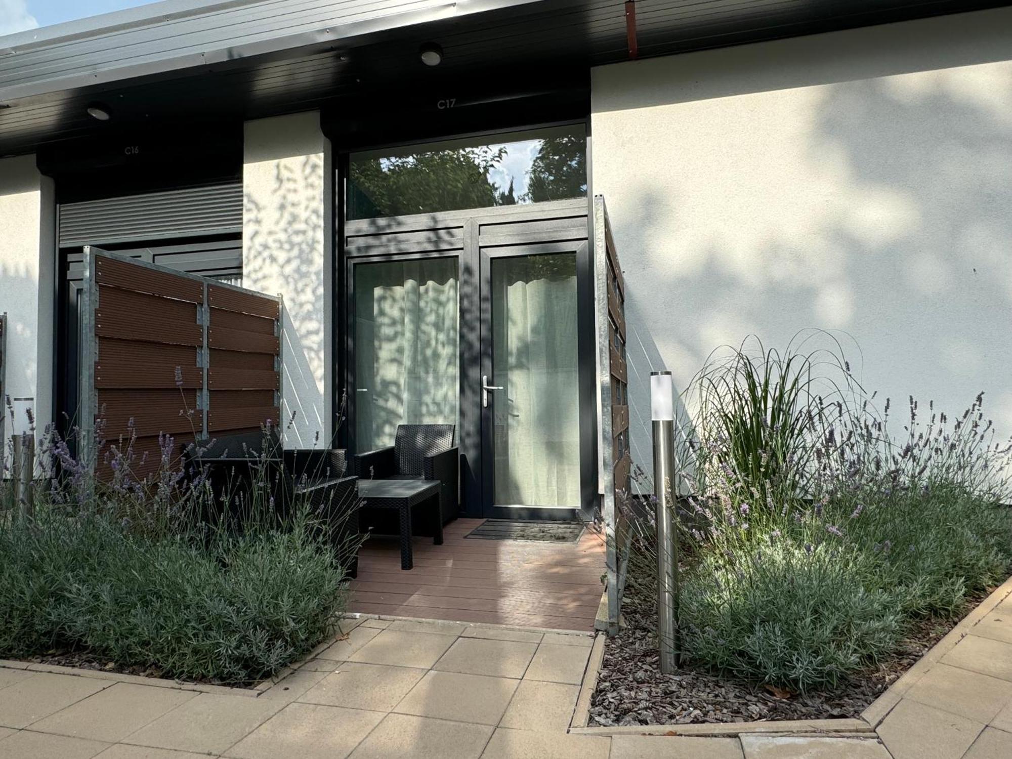 Pauzo Balaton Aparthotel Balatonfoldvar Ngoại thất bức ảnh